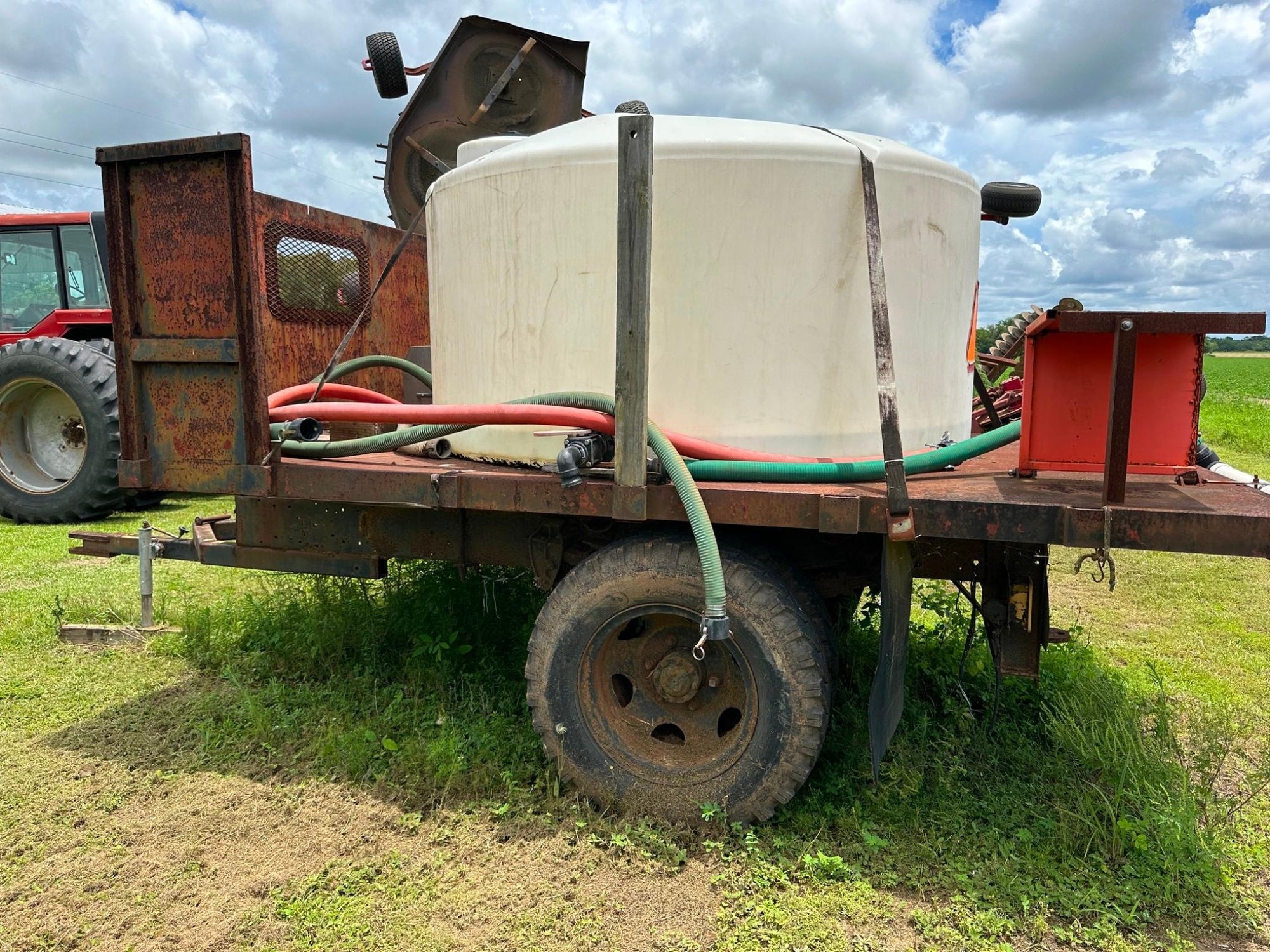 Homemade Water Trailer 1100-gallon tank (A52128)