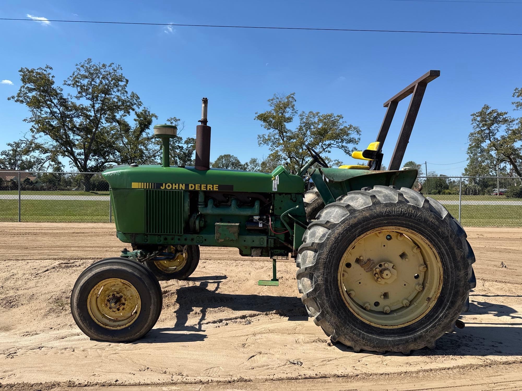 JOHN DEERE TRACTOR (A57192)