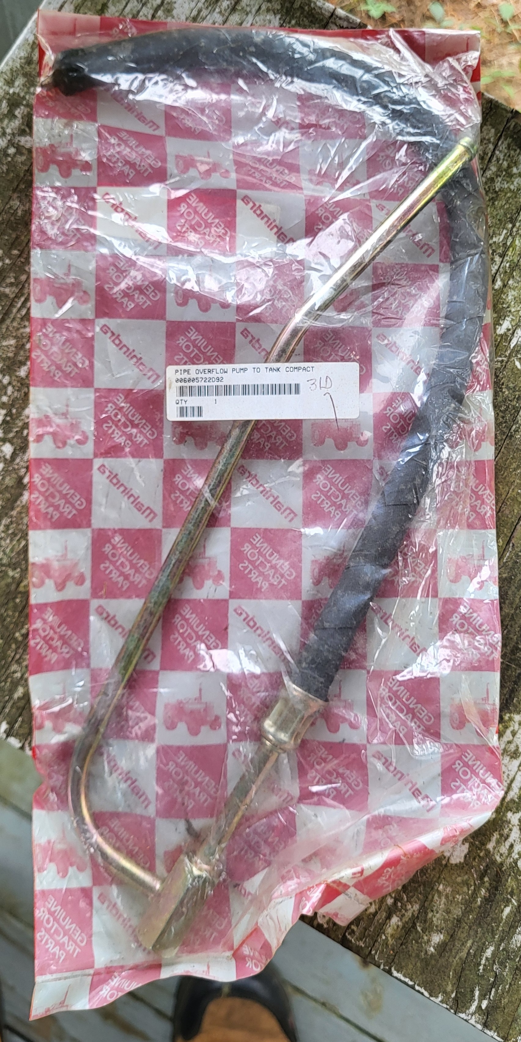 Mahindra Overflow Fuel Line to Tank OEM 006005722D92