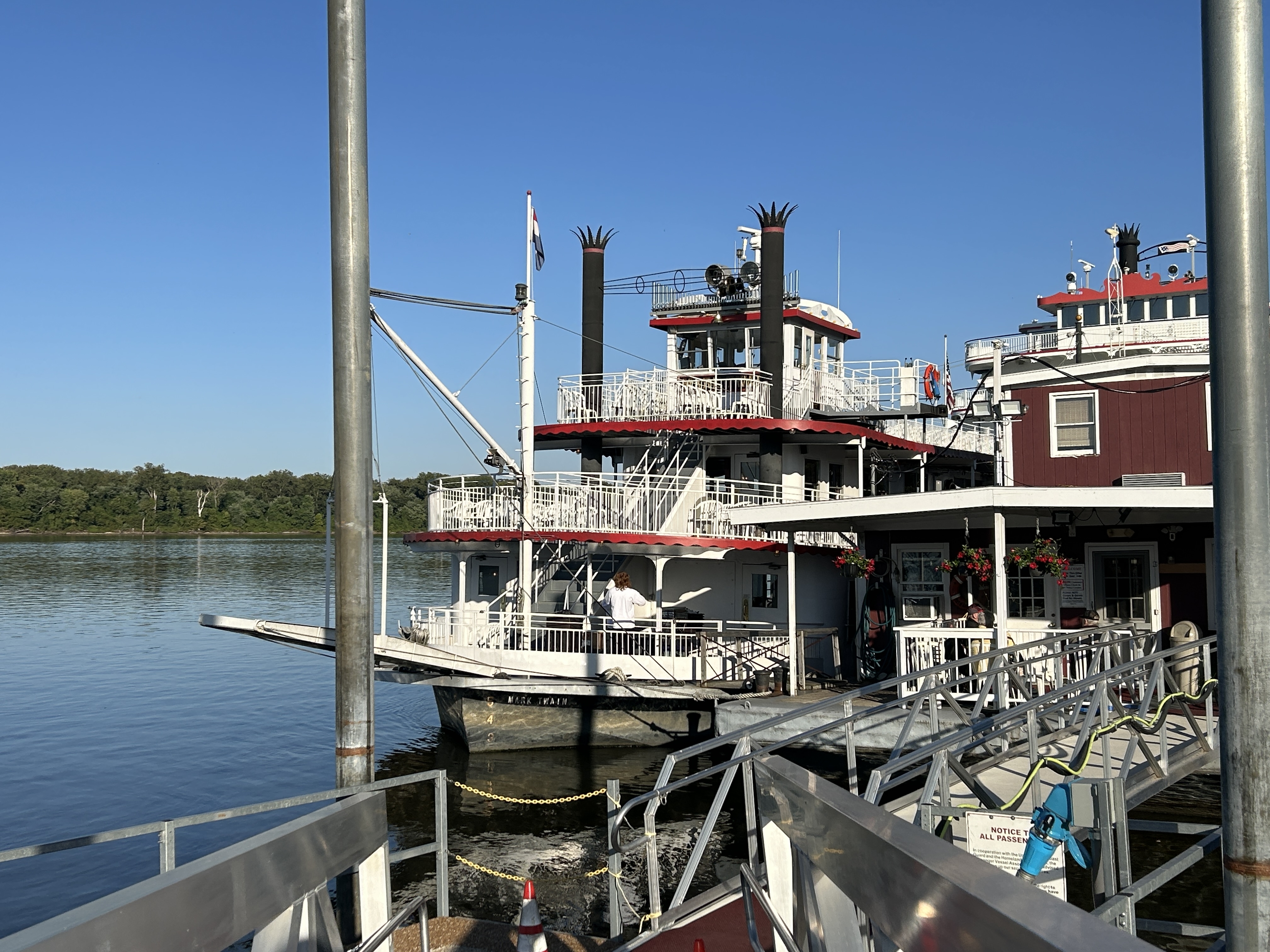 20250907_175625__vac_MO_Hannibal_River.JPG