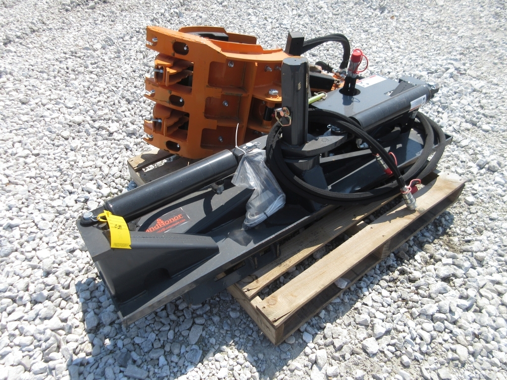 Land Honor Skid Steer Rock & Tree Hand (A50515)