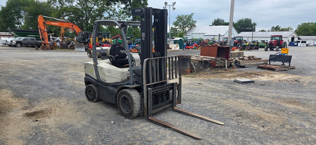 Crown C-5 1050-65 Forklift (RUNS) (A50774)