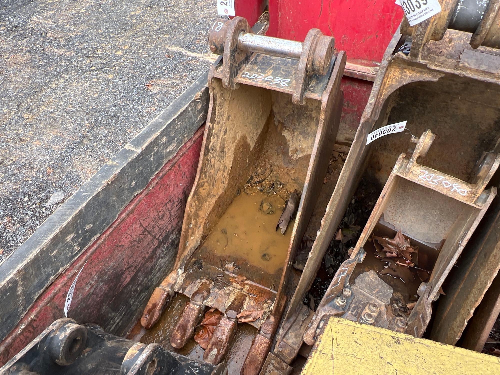 18" PIN ON BUCKET (A52707)