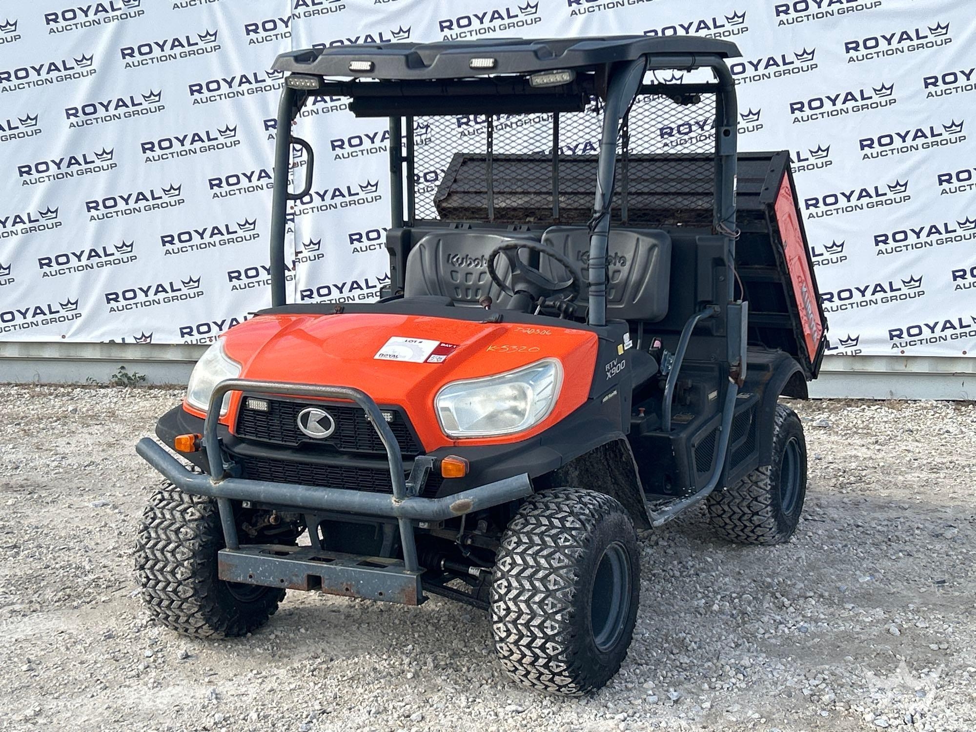 No key. Runs and drives. Needs jump. (A59231)