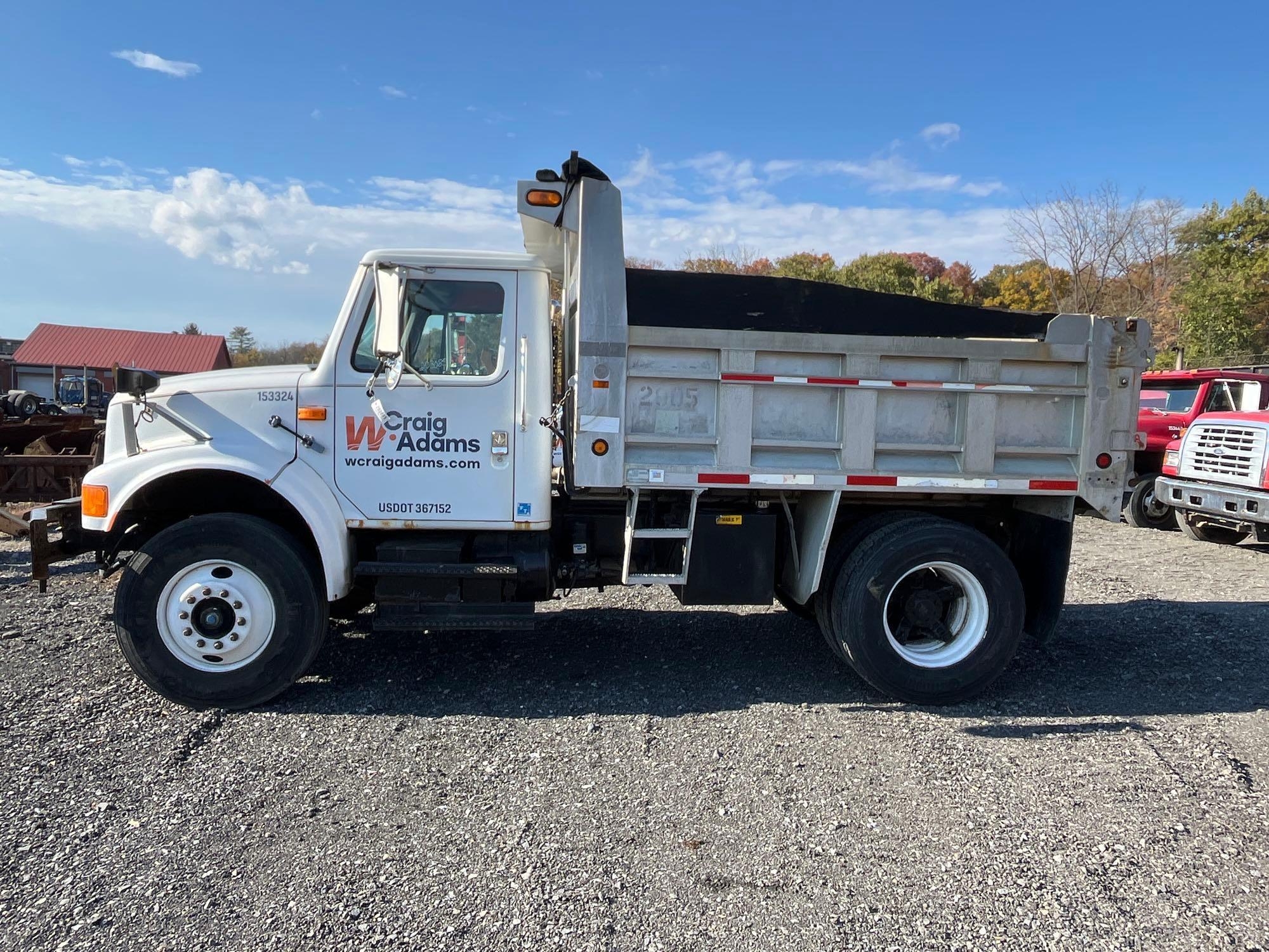 INTERNATIONAL DUMP TRUCK (A52707)