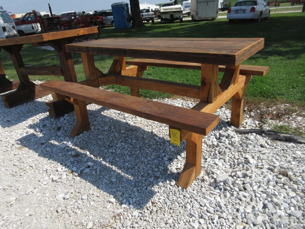 Barn Wood Picnic Table (A50515)