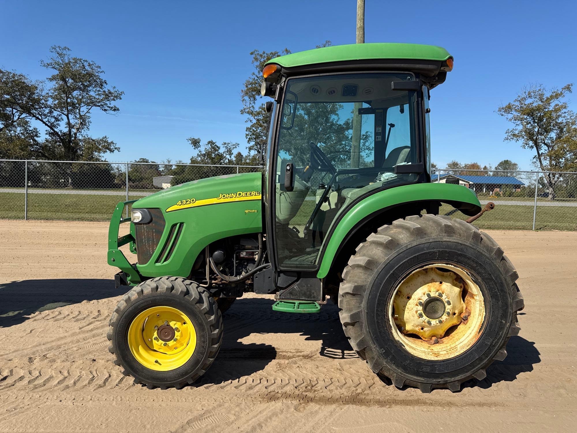 JOHN DEERE 4320 EHYDRO TRACTOR (A57192)
