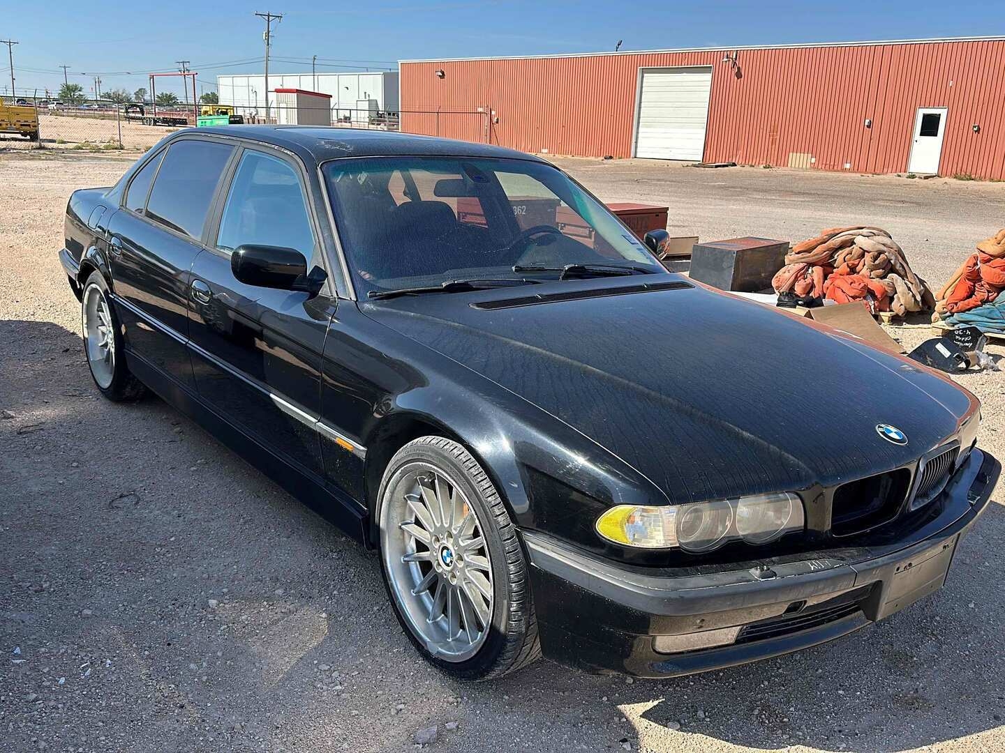 2000 BMW  740IL (INOPERABEL) (A52472)