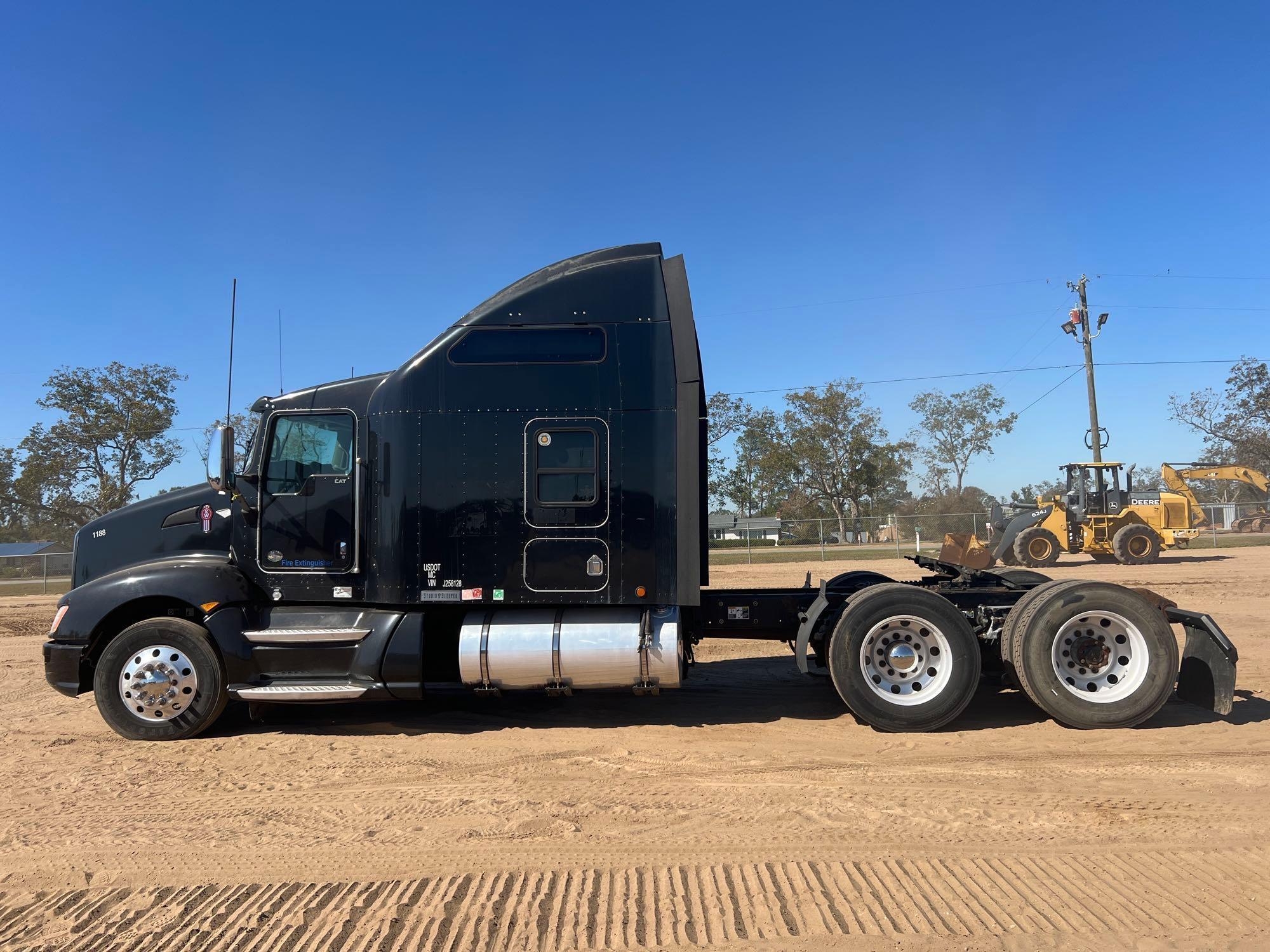 KENWORTH ROAD TRACTOR (A57192)