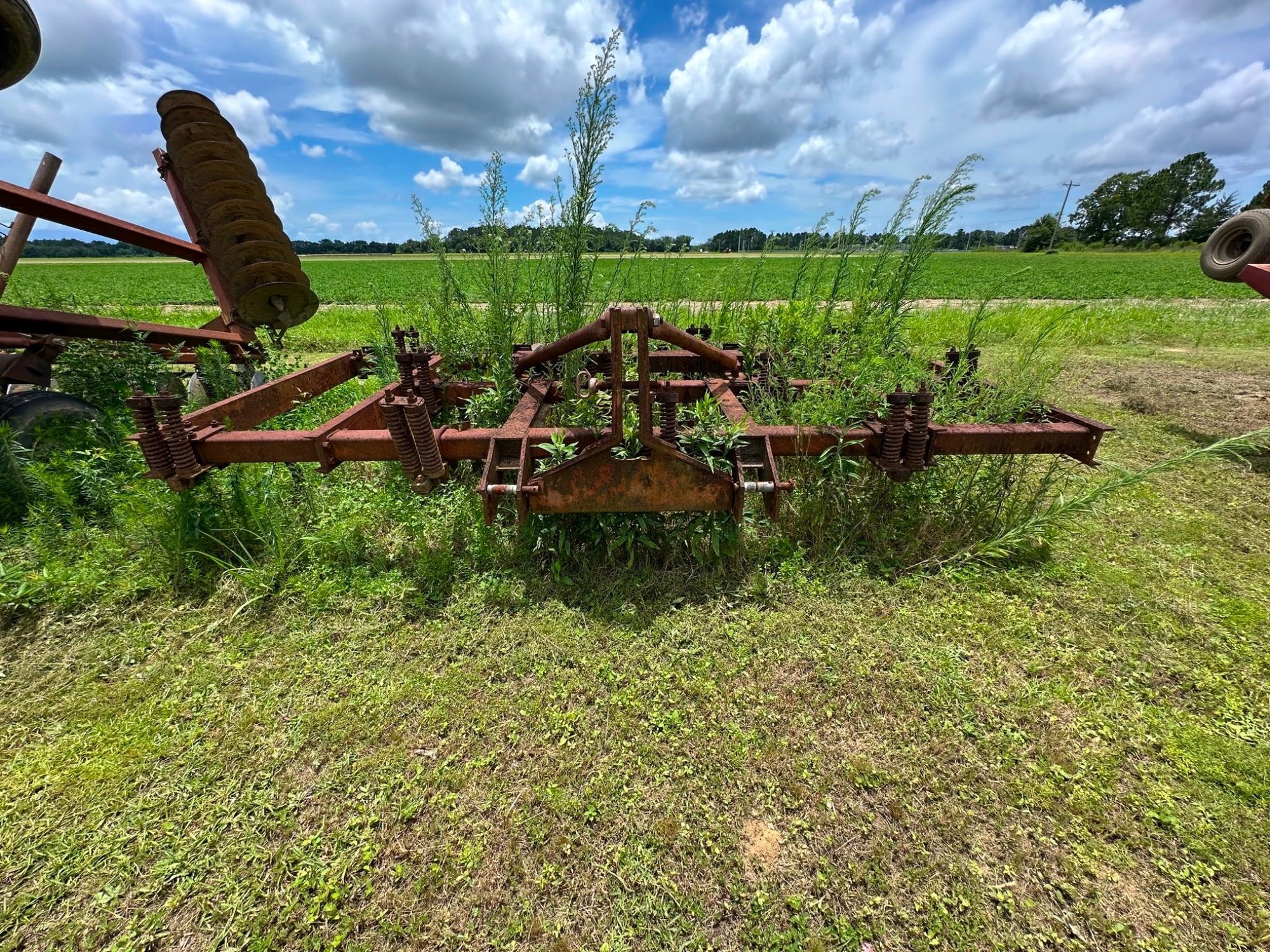 12 ft Chisel Plow with Rolling Baskets (A52128)