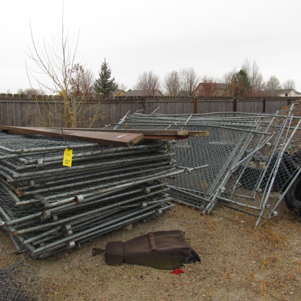 LOT: (40 approx. ) Chain Link Fence Panels (A59076)