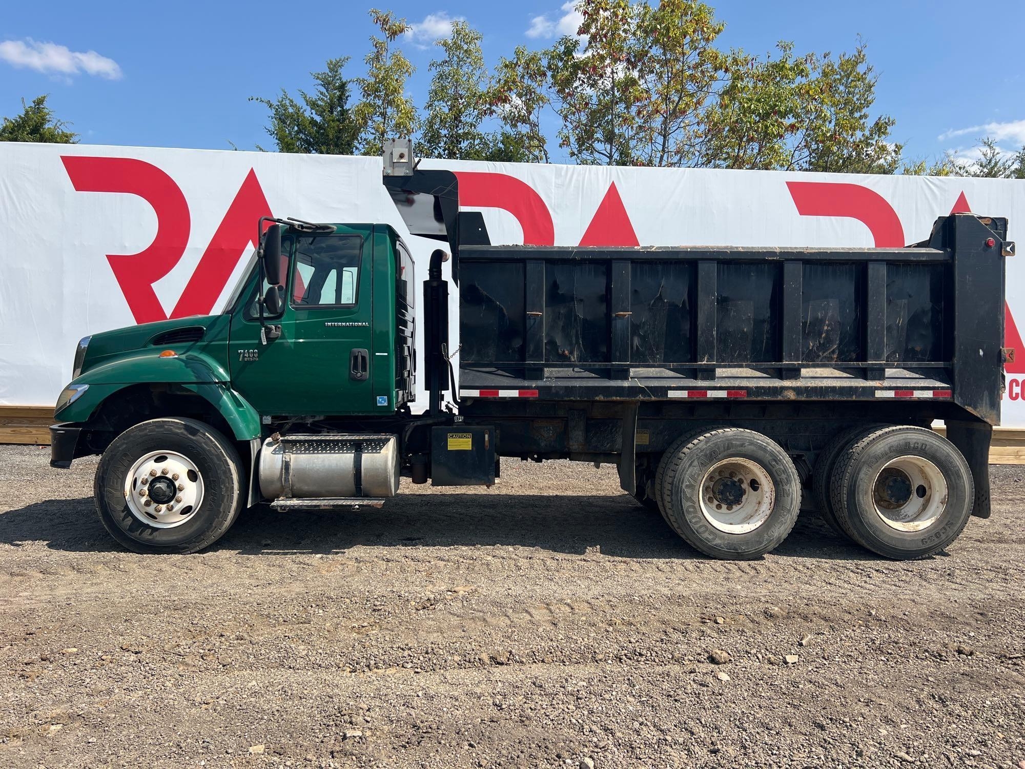 2006 INTERNATIONAL 7400 6X4 DUMP TRUCK (A52706)