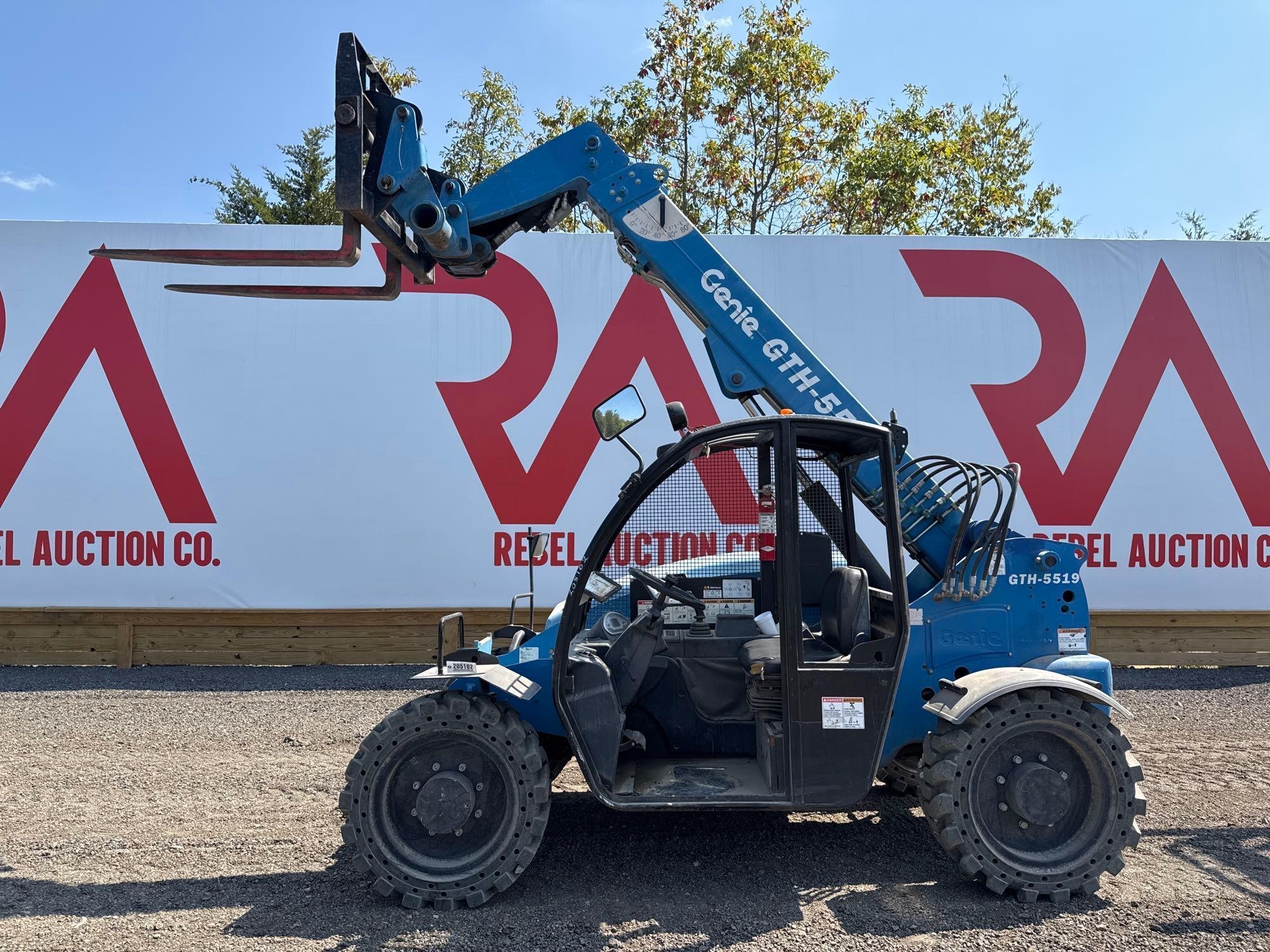 2015 GENIE GTH-5519 TELESCOPIC FORKLIFT (A52706)
