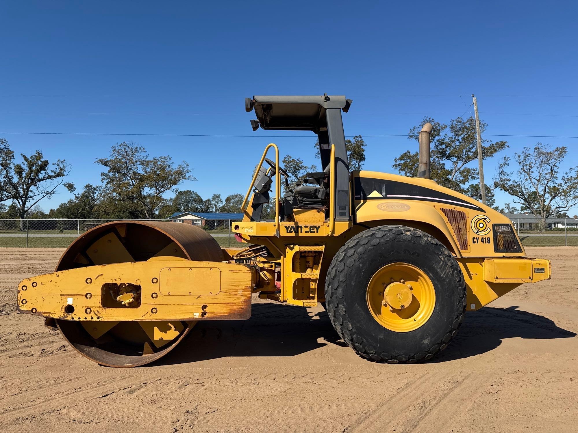 CATERPILLAR CS563 ROLLER (A52707)