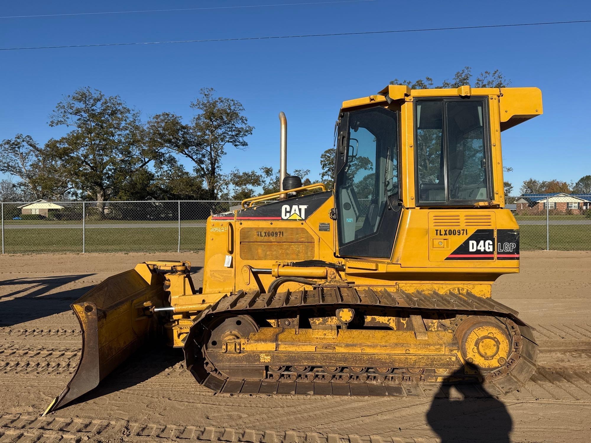 CATERPILLAR D4G LGP CRAWLER DOZER (A52707)