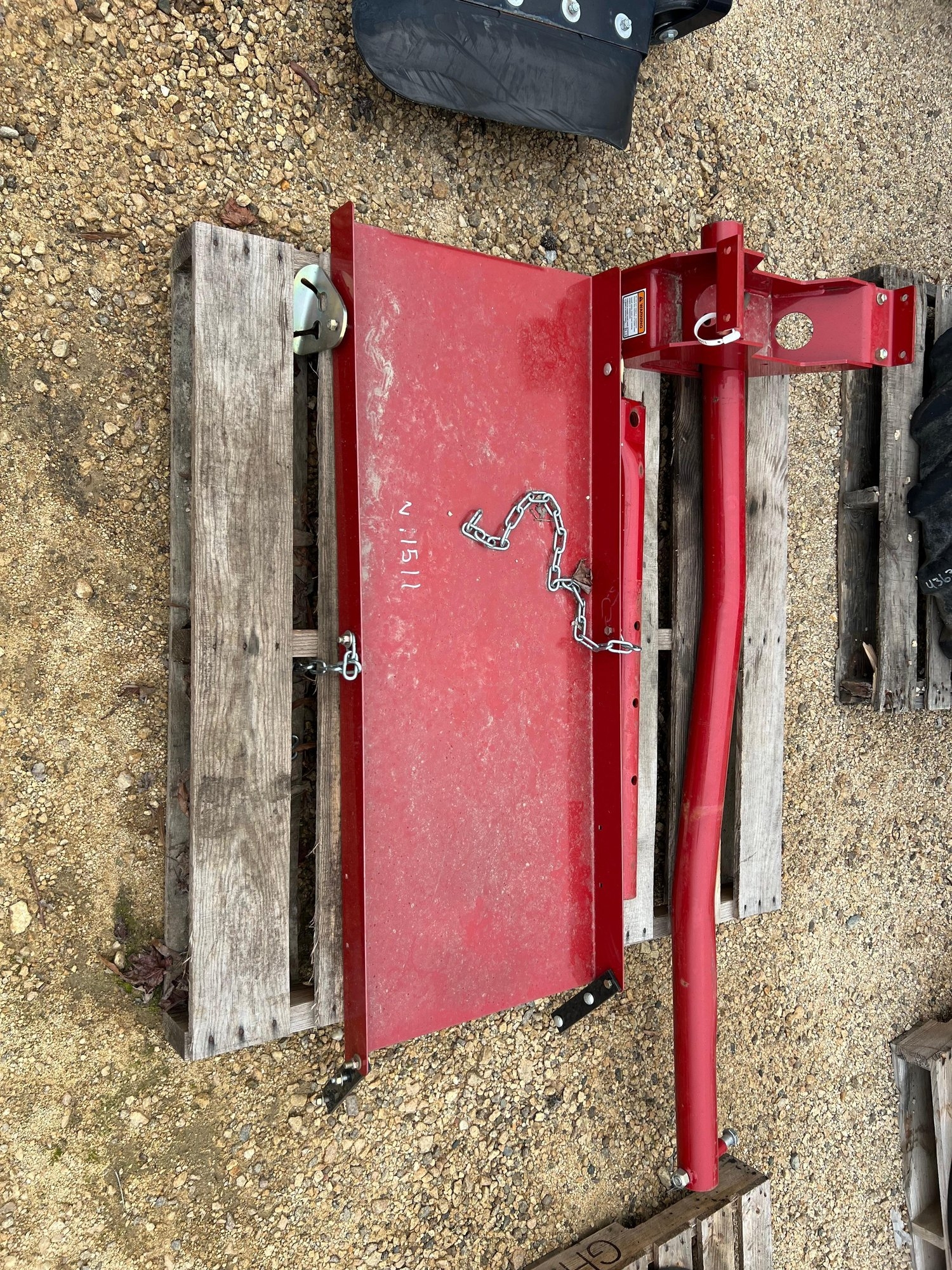 2023 NEW HOLLAND WAGON TONGUE AND LOADING CHUTE FOR NEW HOLLAND SQUARE BALERS (A52748)