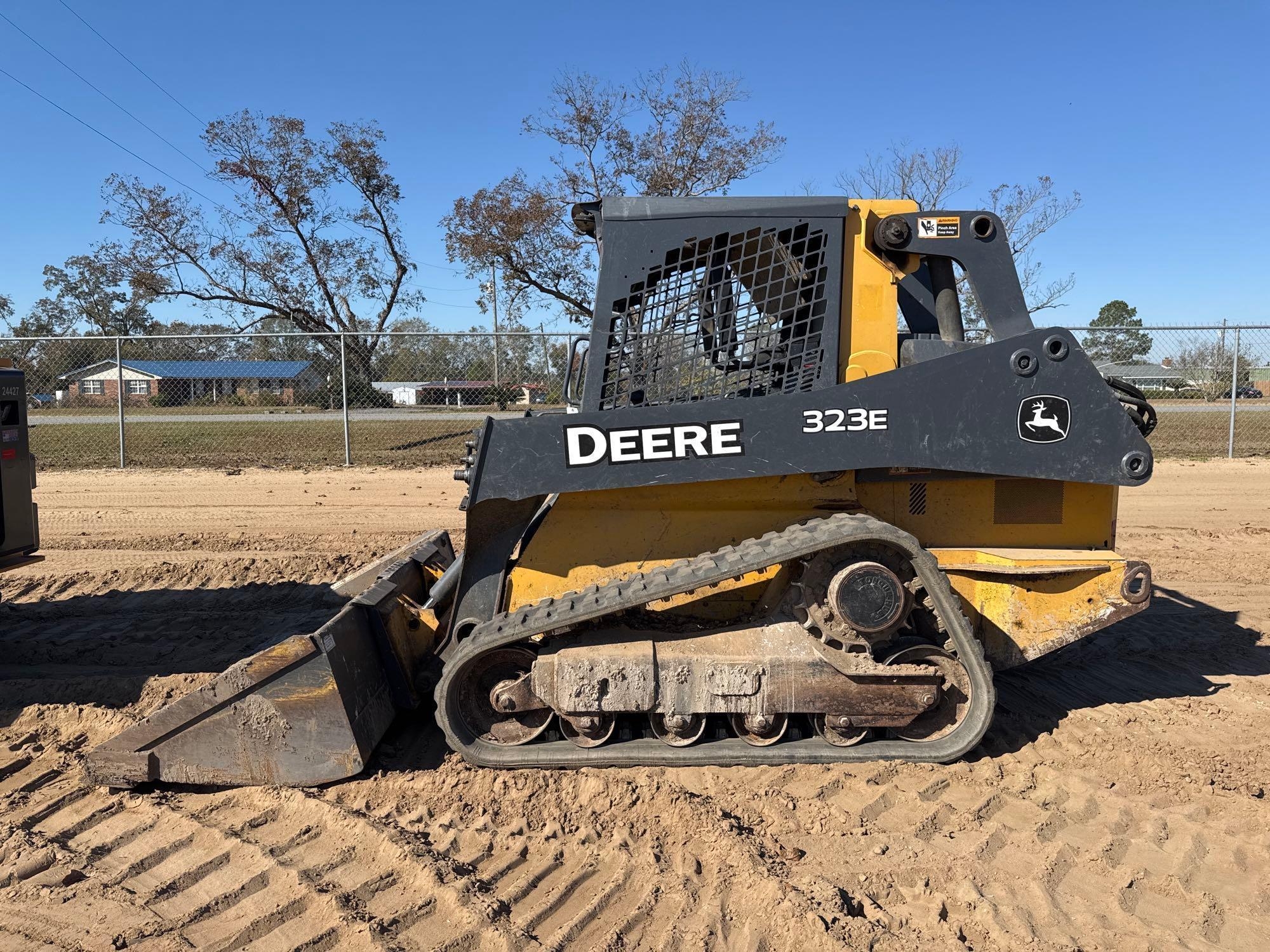 2017 JOHN DEERE 323E SKID STEER (A52709)
