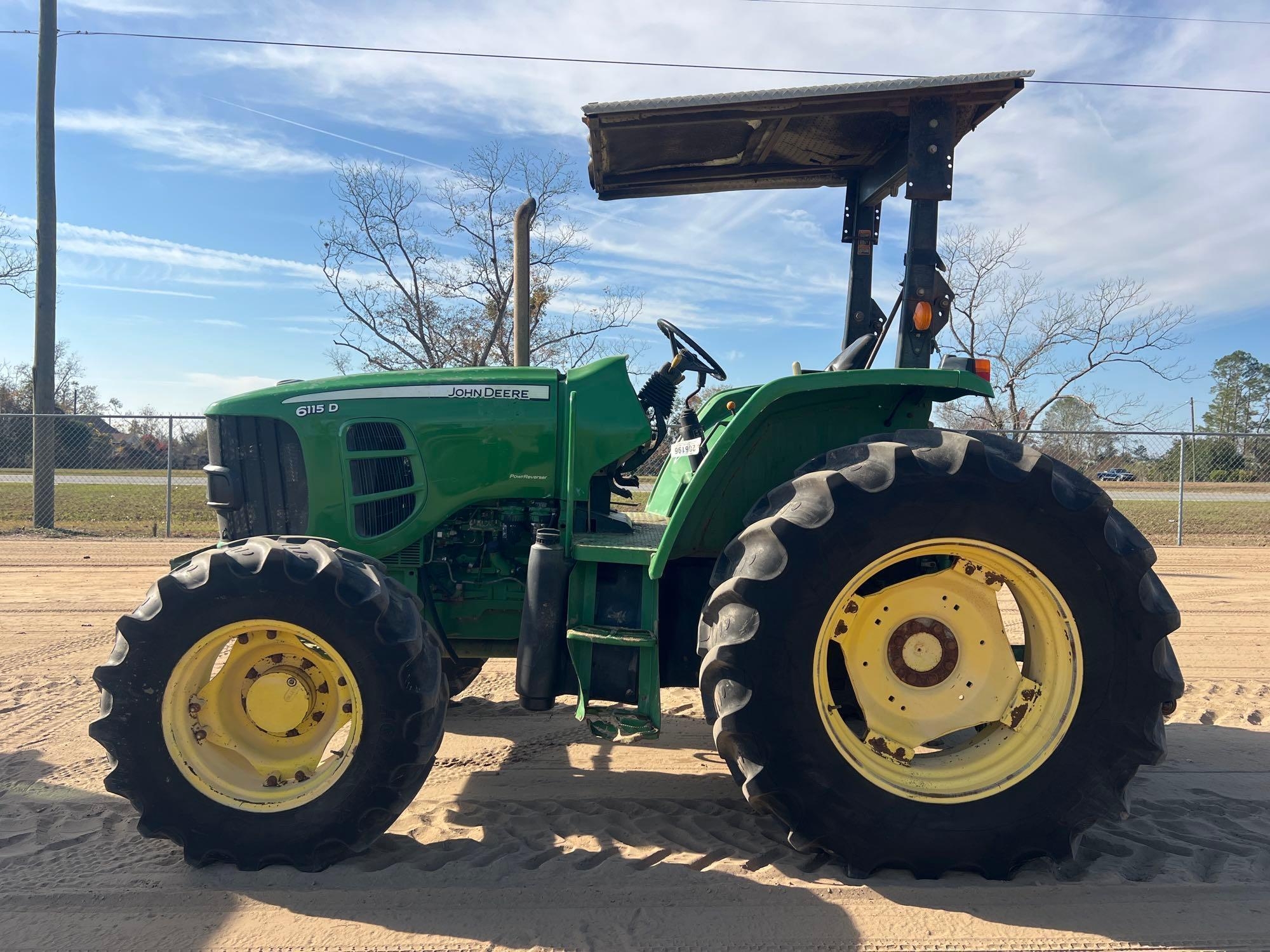 JOHN DEERE TRACTOR (A58375)