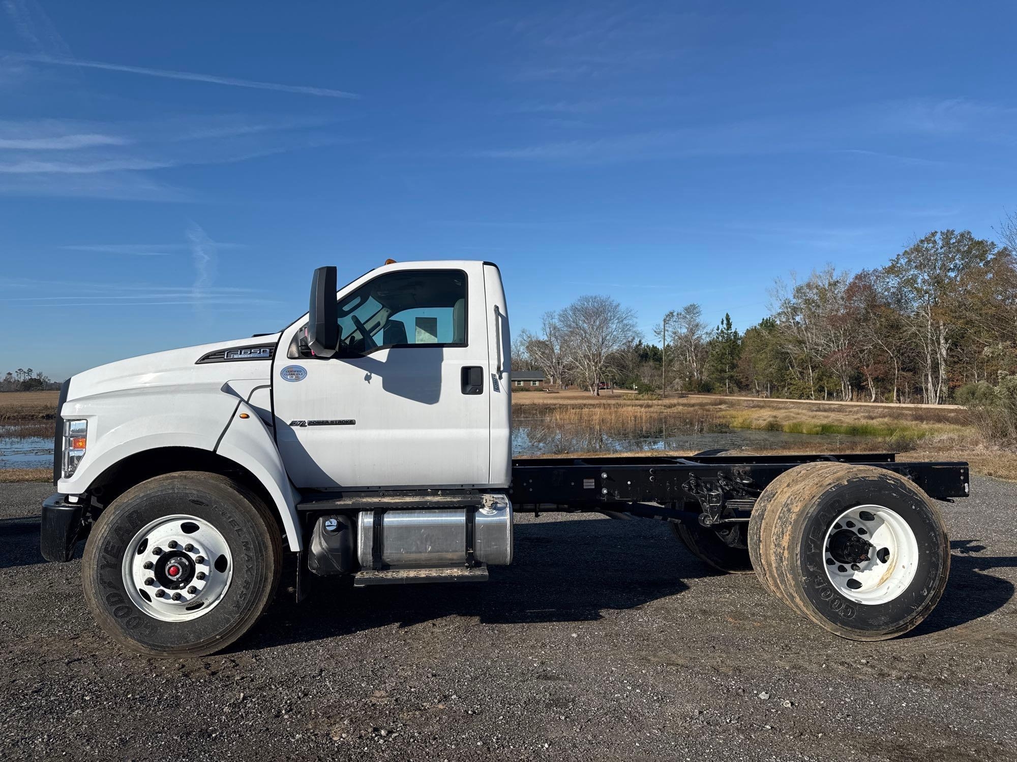 2023 FORD F-650 SUPER DUTY CAB AND CHASSIS TRUCK (A59823)
