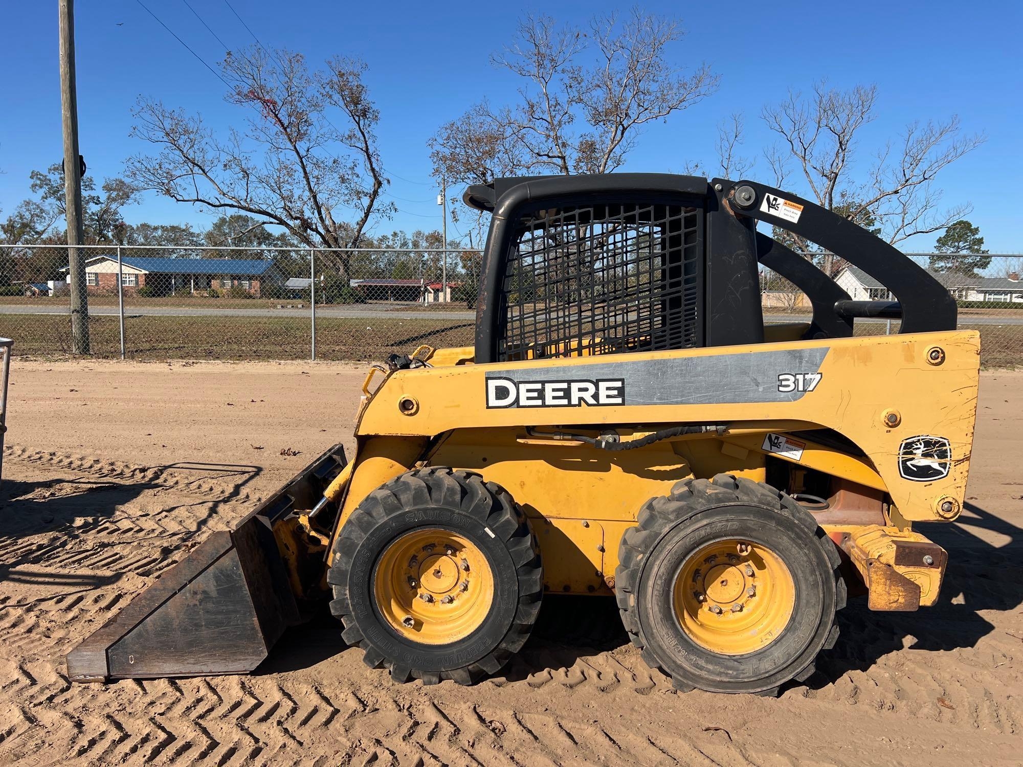 2005 JOHN DEERE 317 SKID STEER (A52709)