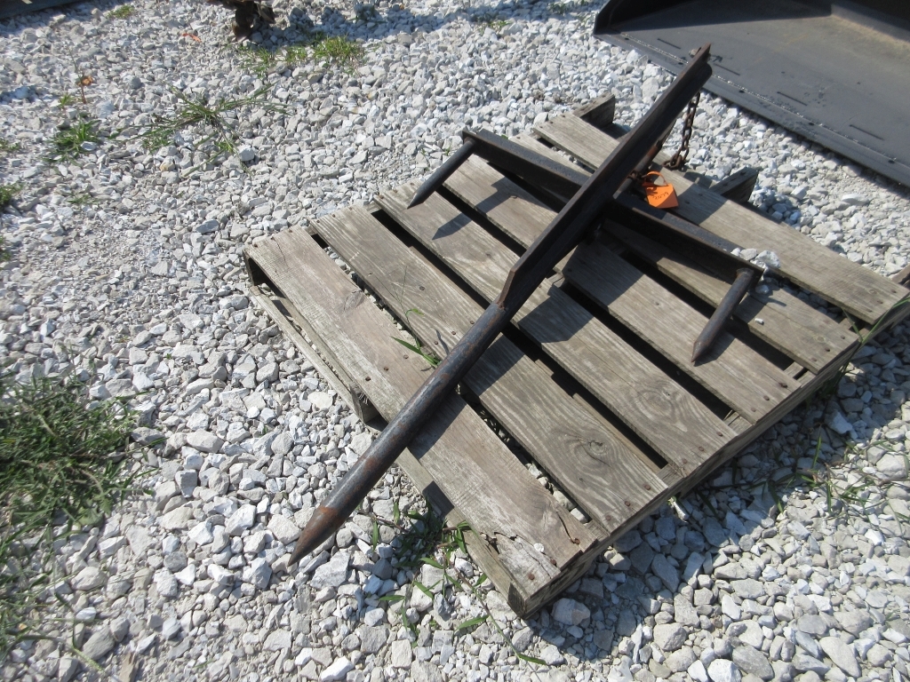 Bucket Bale Spear (A50515)