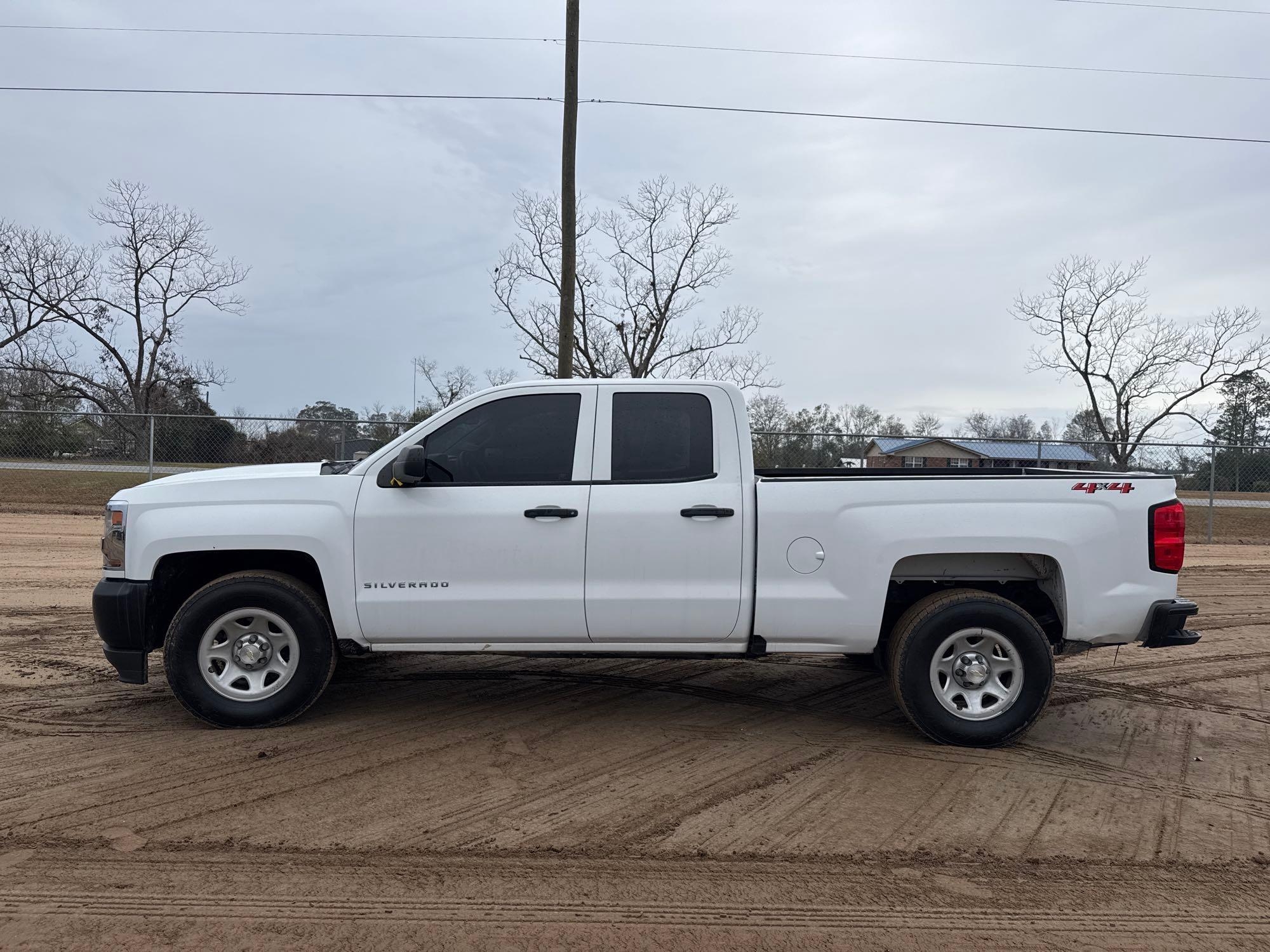 2018 CHEVROLET SILVERADO CREW CAB TRUCK (A58375)