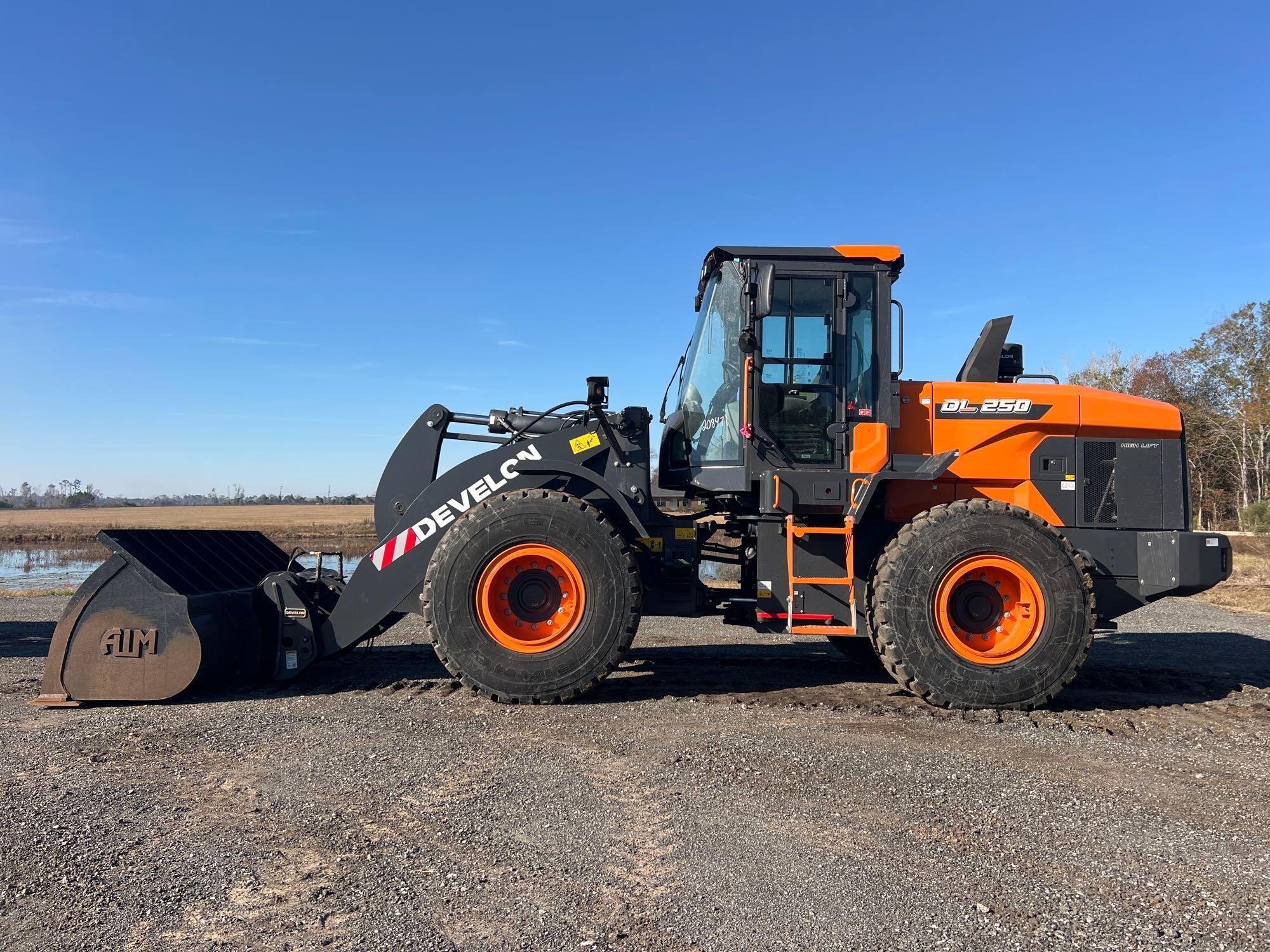 DEVELON DL250-7 WHEEL LOADER (A59823)