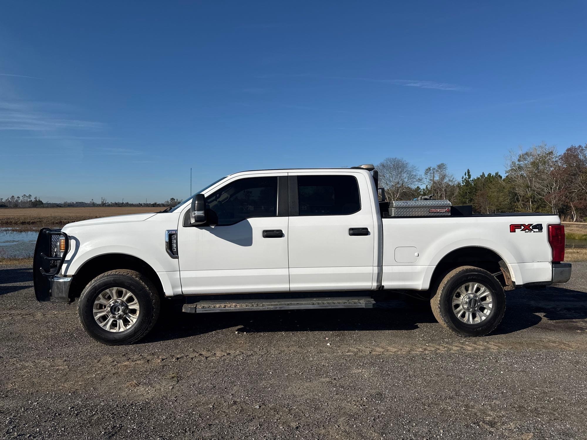 FORD F-250 CREW CAB TRUCK (A59823)