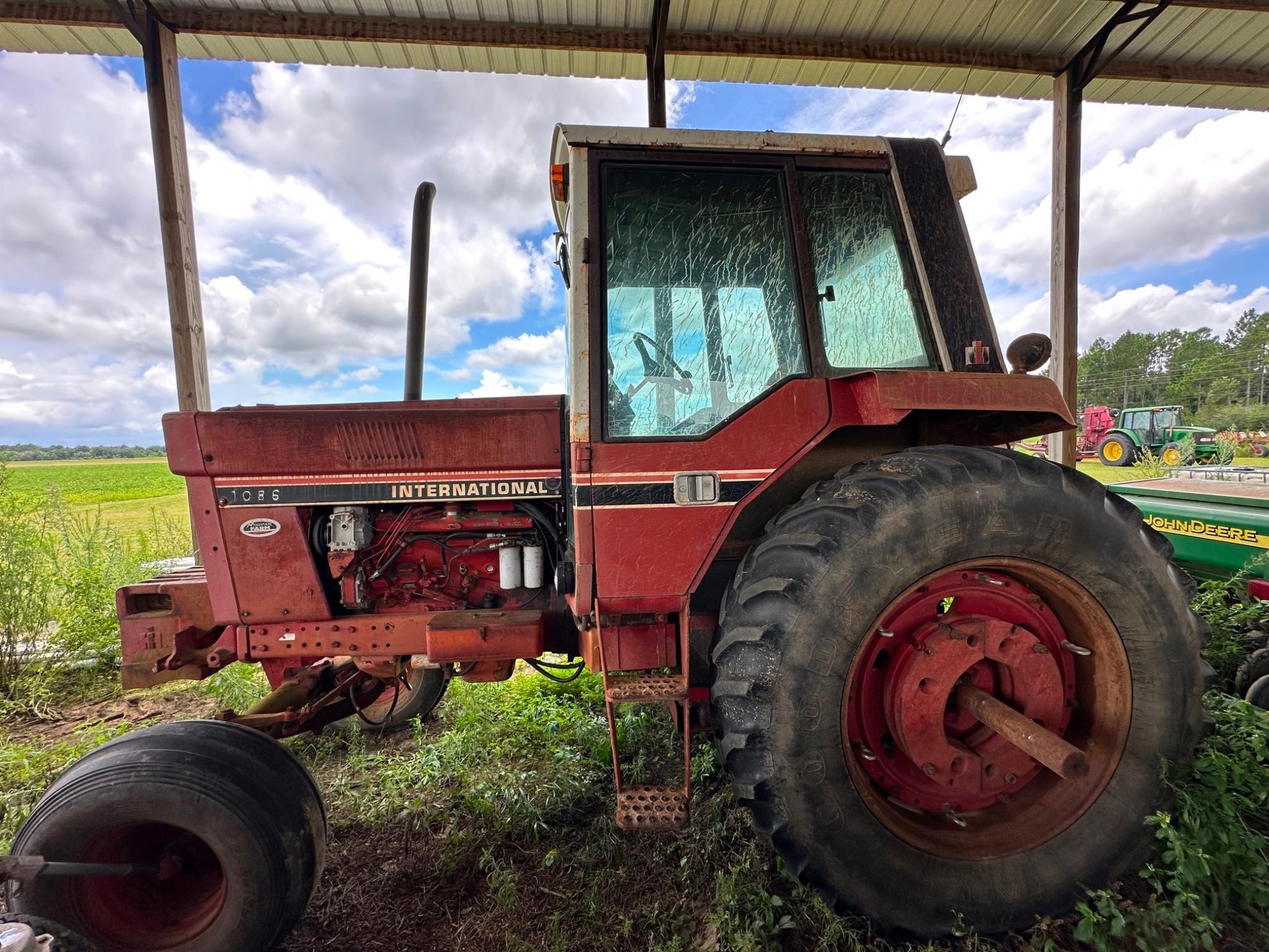 International 1086 Cab Tractor 2wd (A52128)