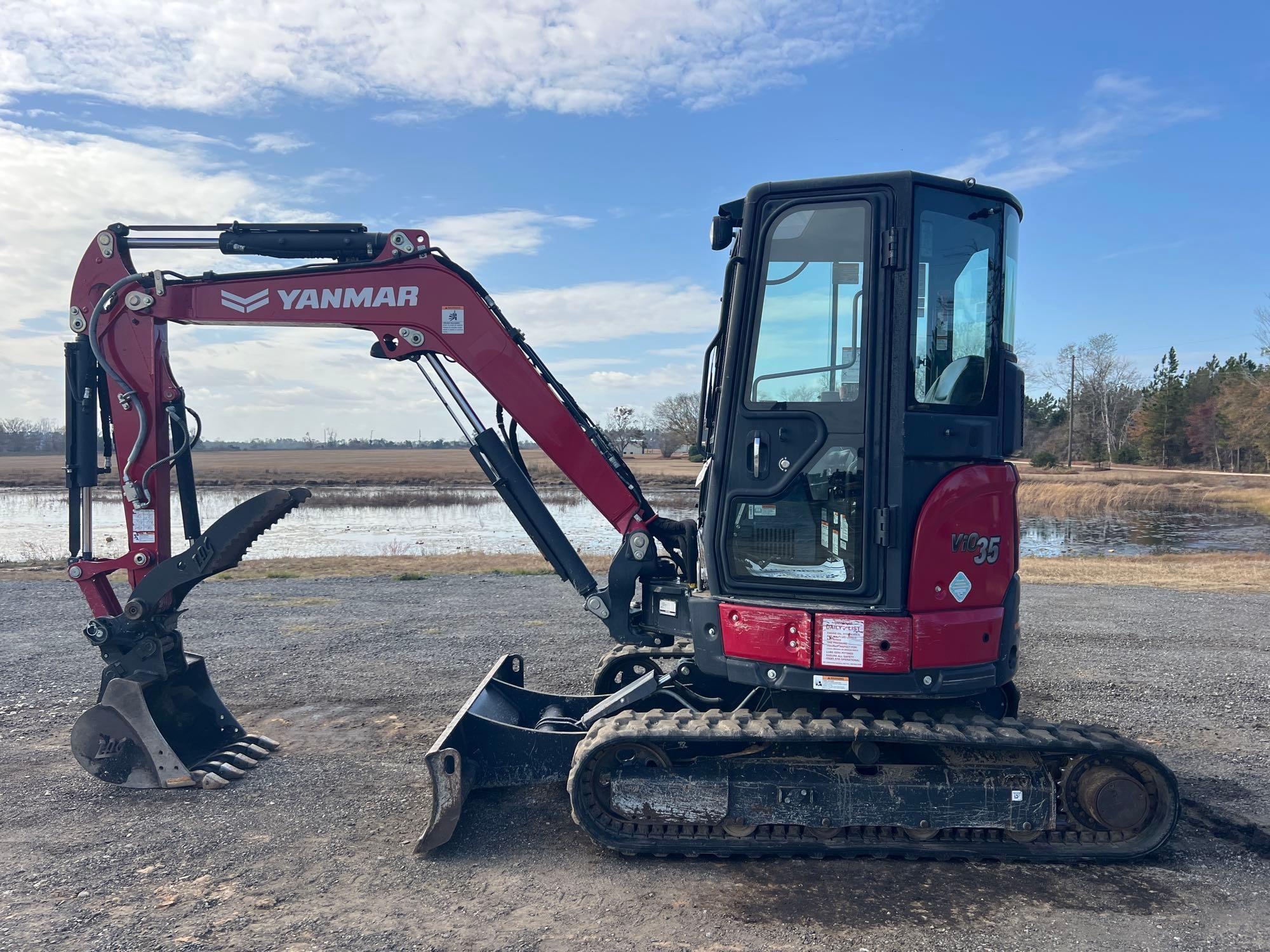 YANMAR VIO35-6A EXCAVATOR (A59823)