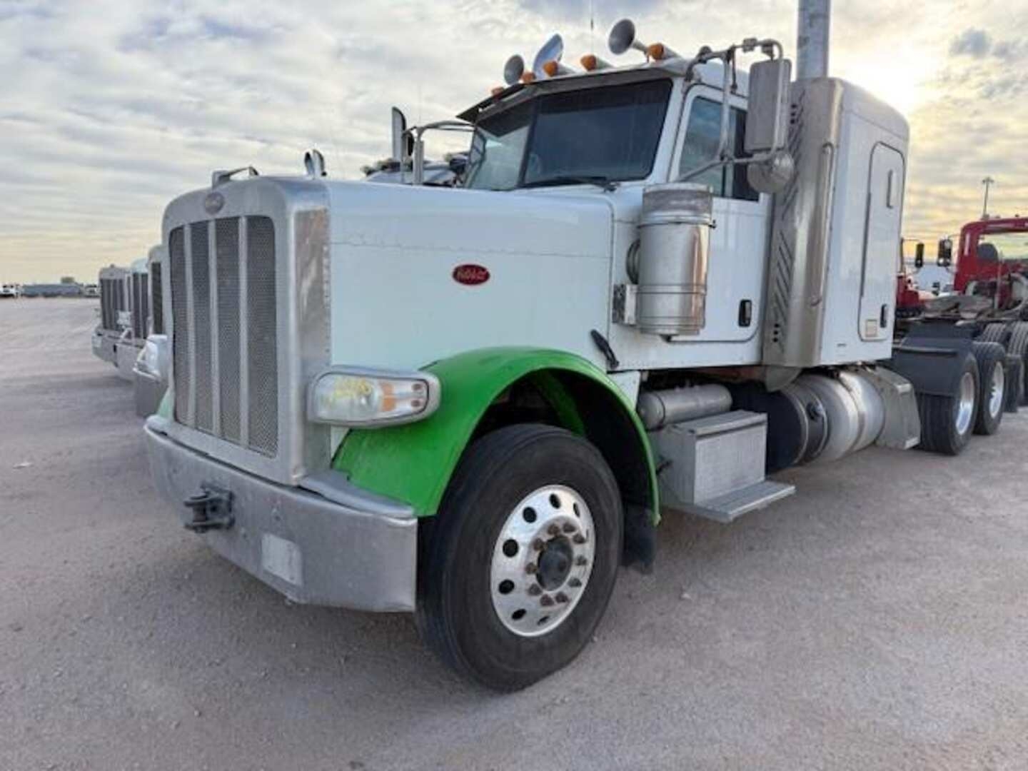 2014 PETERBILT 388 (A58214)