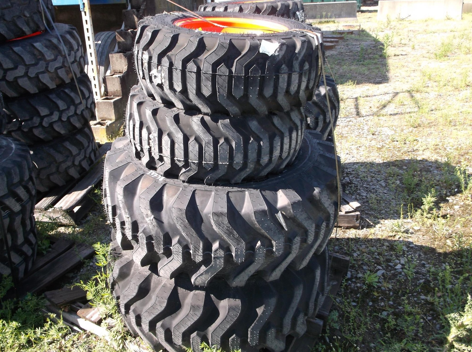 Set of Ag R4 Wheels and Tires (A51039)
