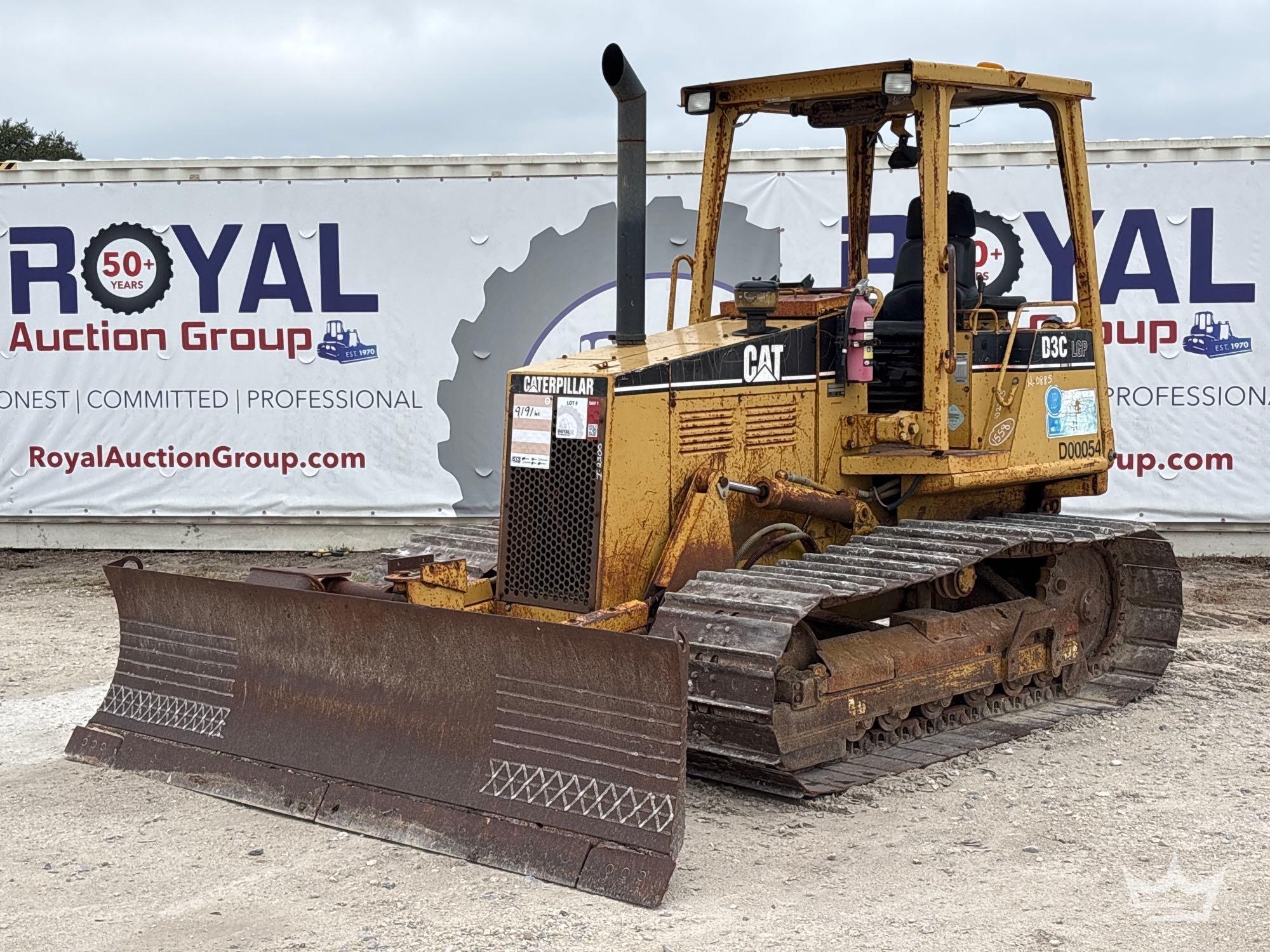 1997 Caterpillar D3C Series III LGP Crawler Tractor Dozer (A55851)