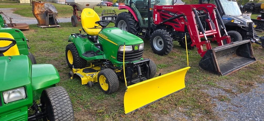 John Deere X595 Lawnmower (RUNS) (A50775)