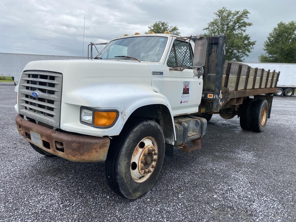1995 Ford F-700 Flatbed Truck (A53117)
