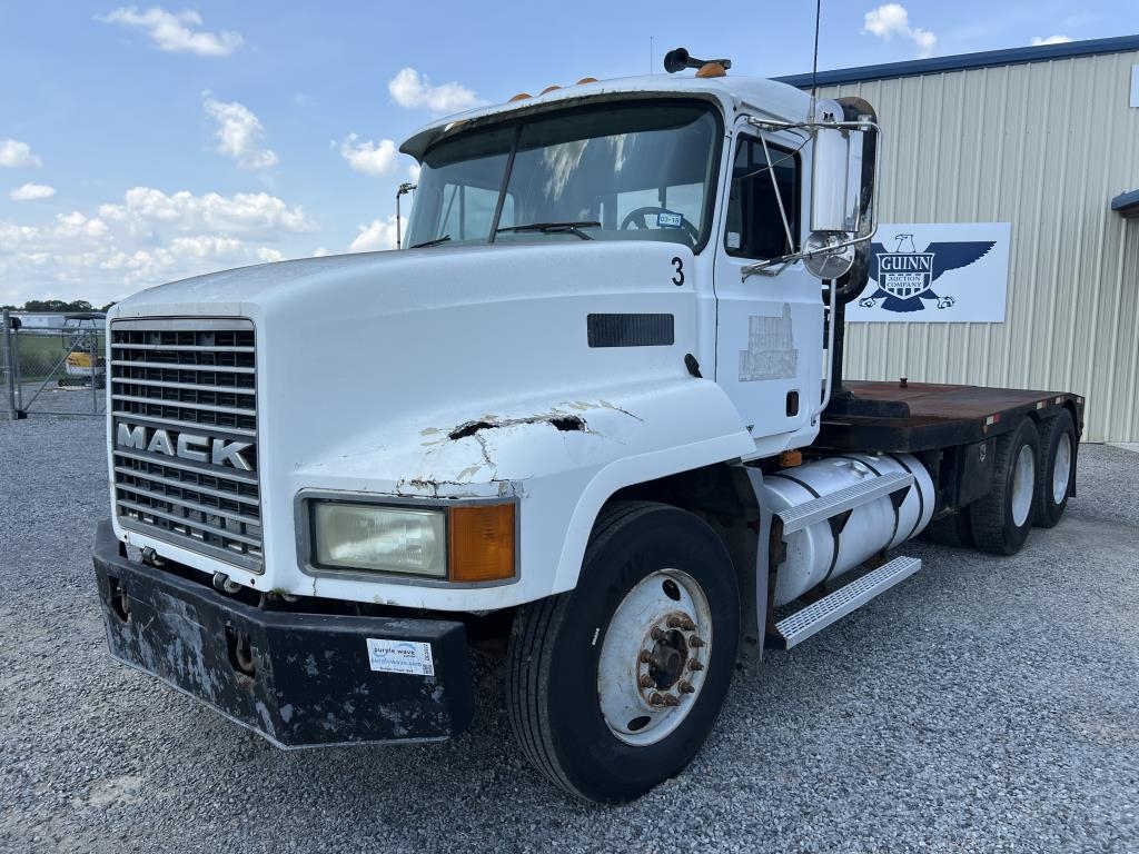 2000 Mack CH613 Day Cab Winch Truck (A53117)