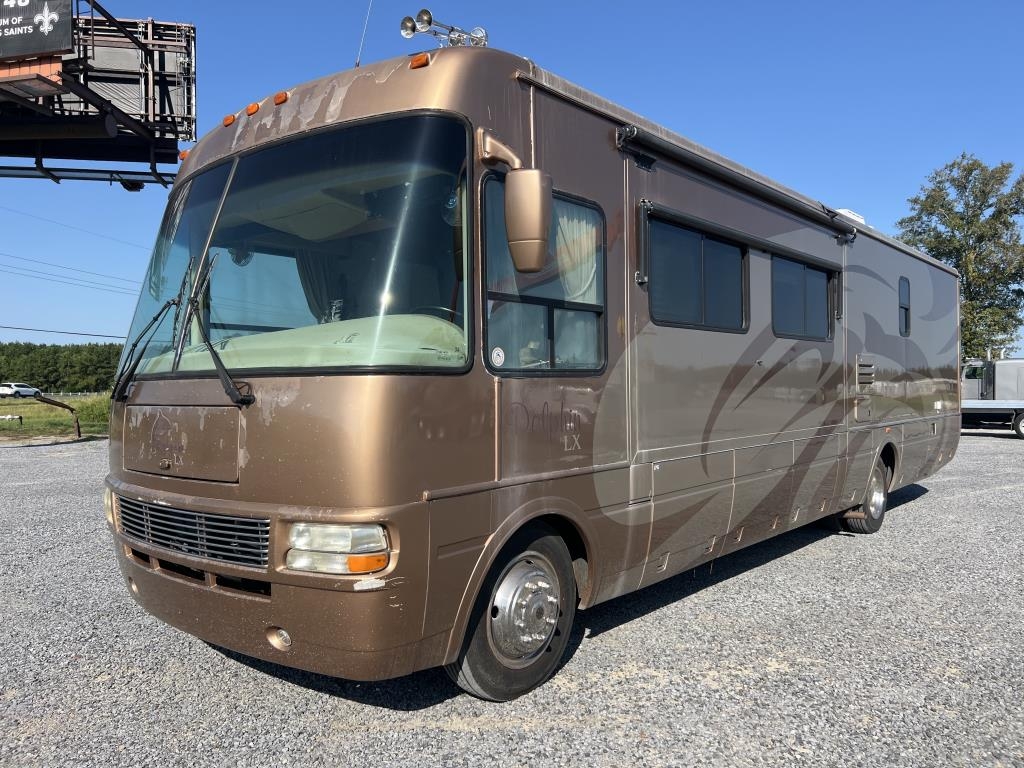 2005 National RV Inc. Dolphin LX RV (A53117)