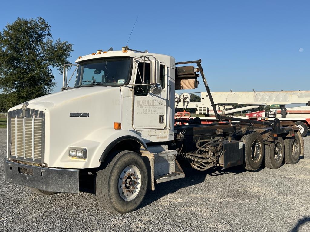 2000 Kenworth T800 Roll Off Truck (A53117)