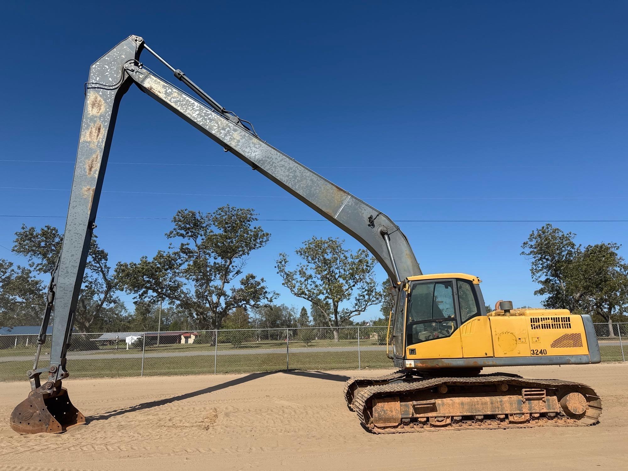 VOLVO EC240CL LONG REACH EXCAVATOR (A52705)