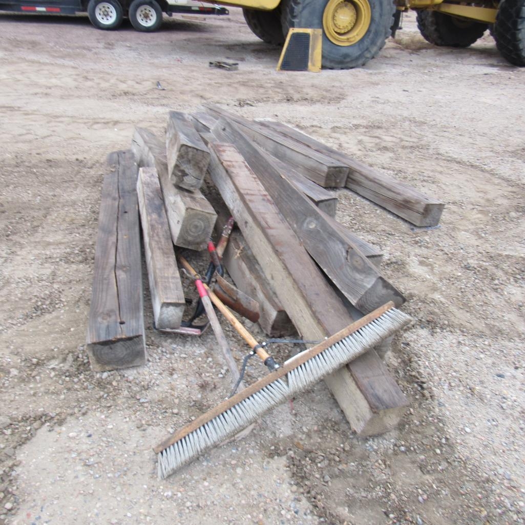 LOT: Landscape Timbers, Hand Tools (A59076)