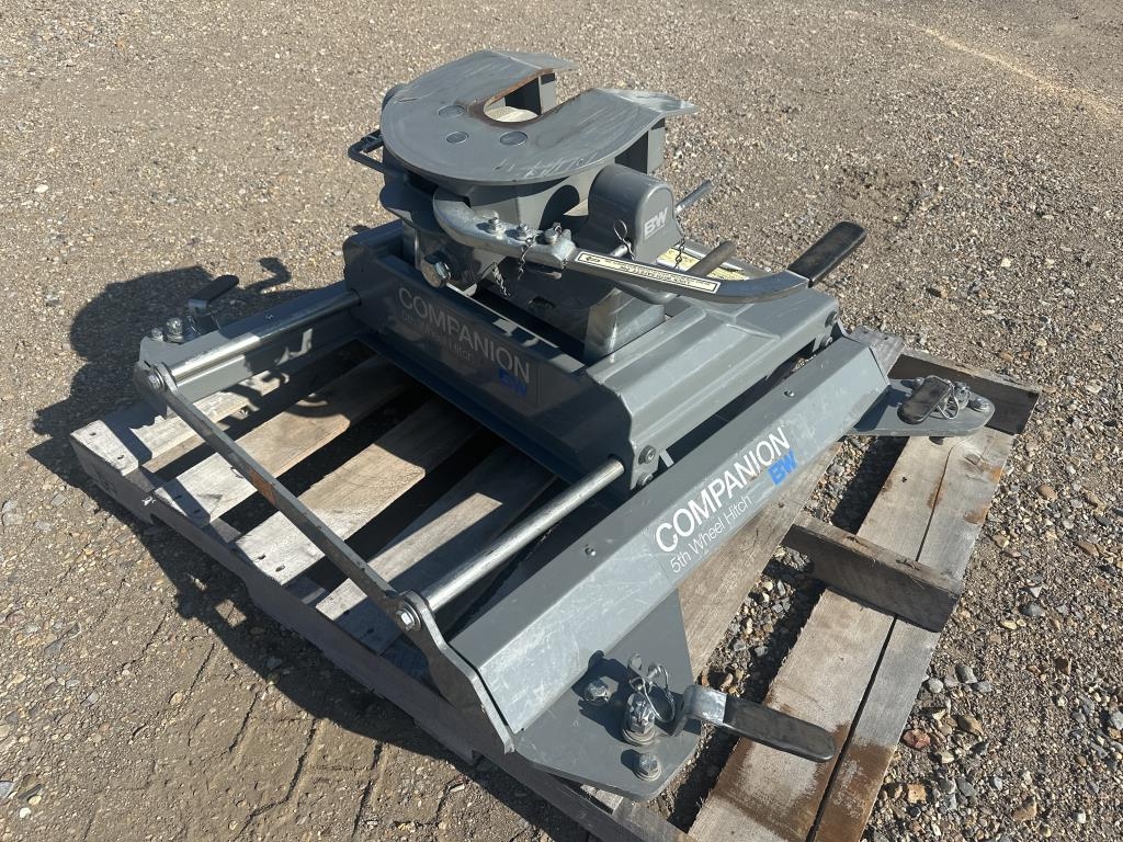 B&W Companion Sliding 5th Wheel Hitch (A53117)