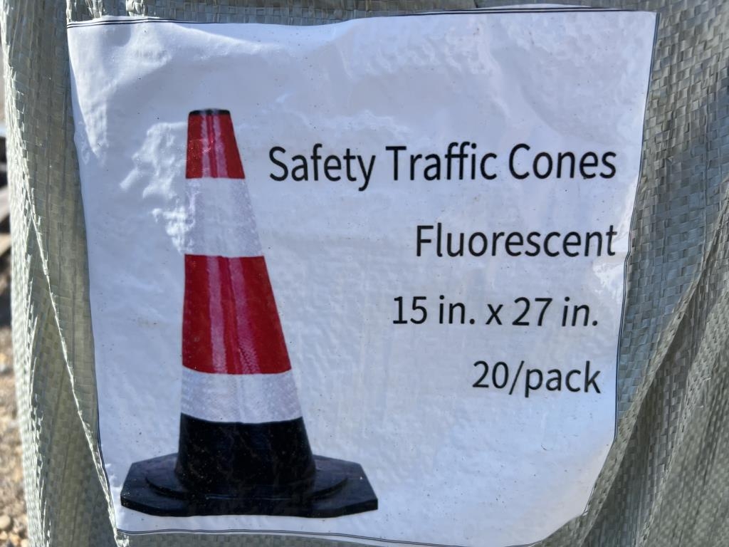 UNUSED Safety Traffic Cones (A53117)