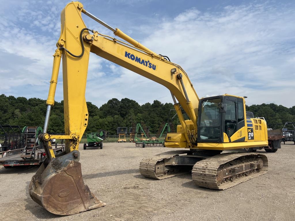 2016 Komatsu PC210 LC-11 Excavator (A53117)