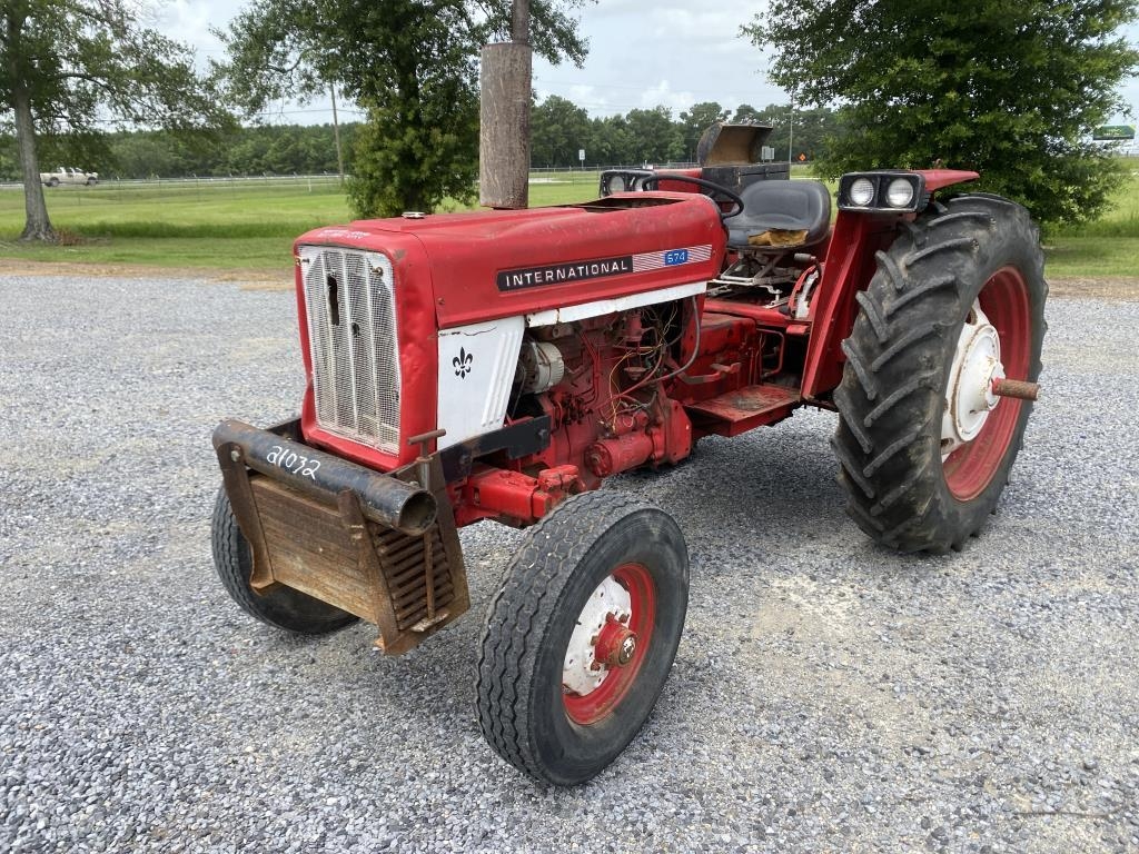 International 574D Tractor (A53117)