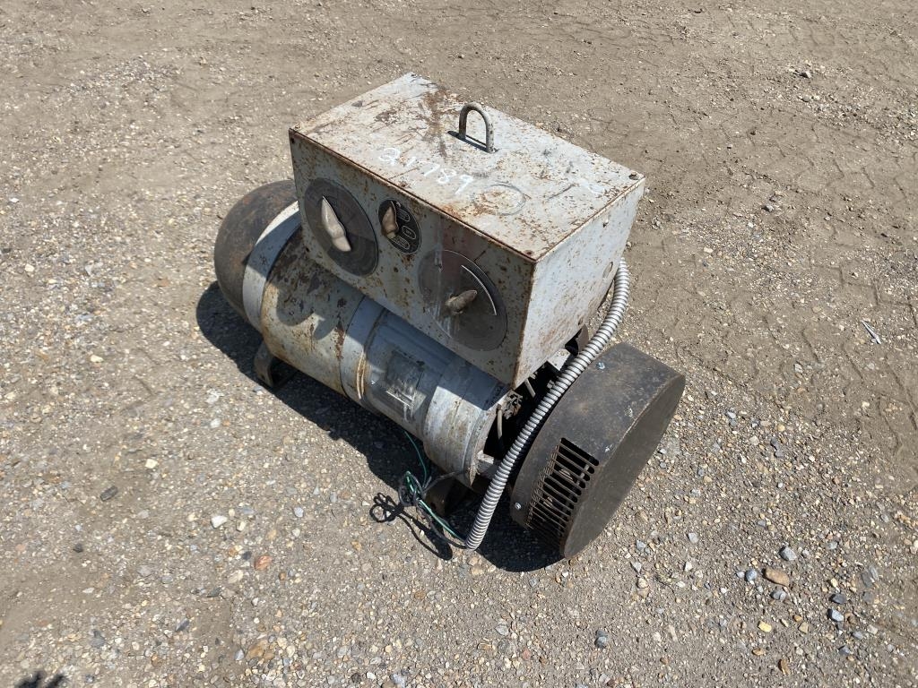 Lincoln Electric Welding Machine (A53117)
