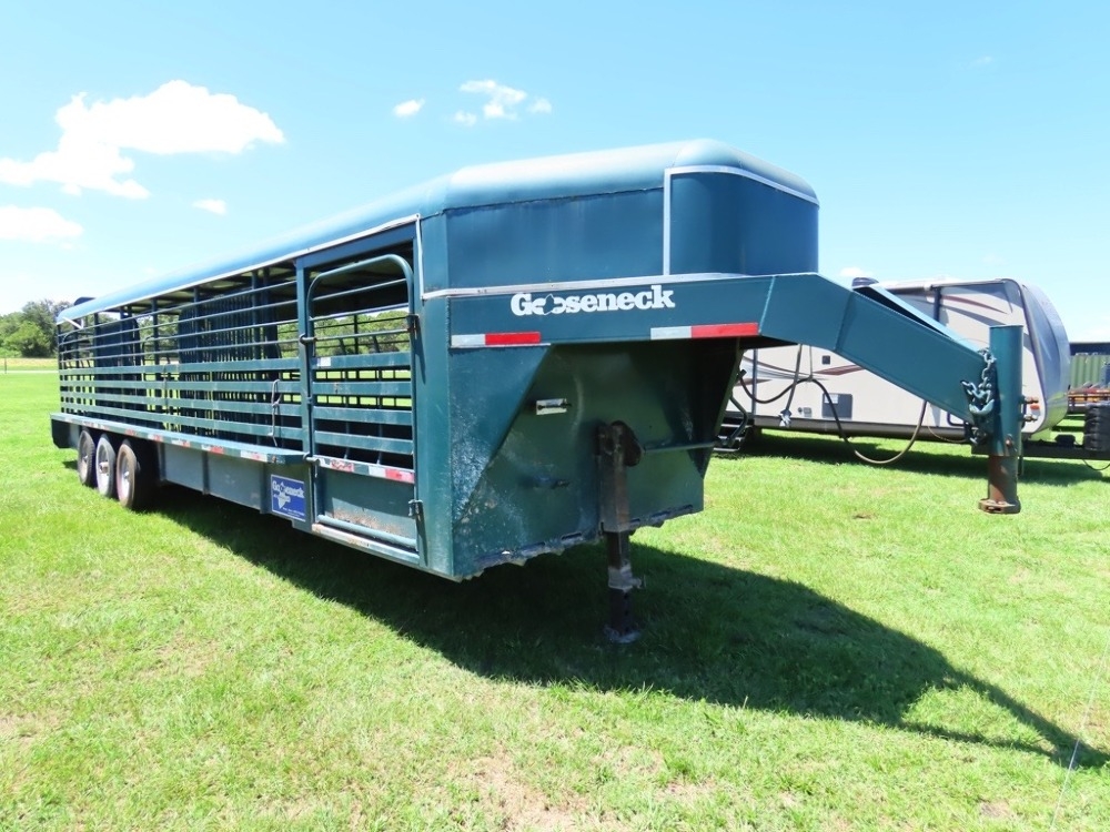 2016 Gooseneck 32' Livestock Trailer (A50121)