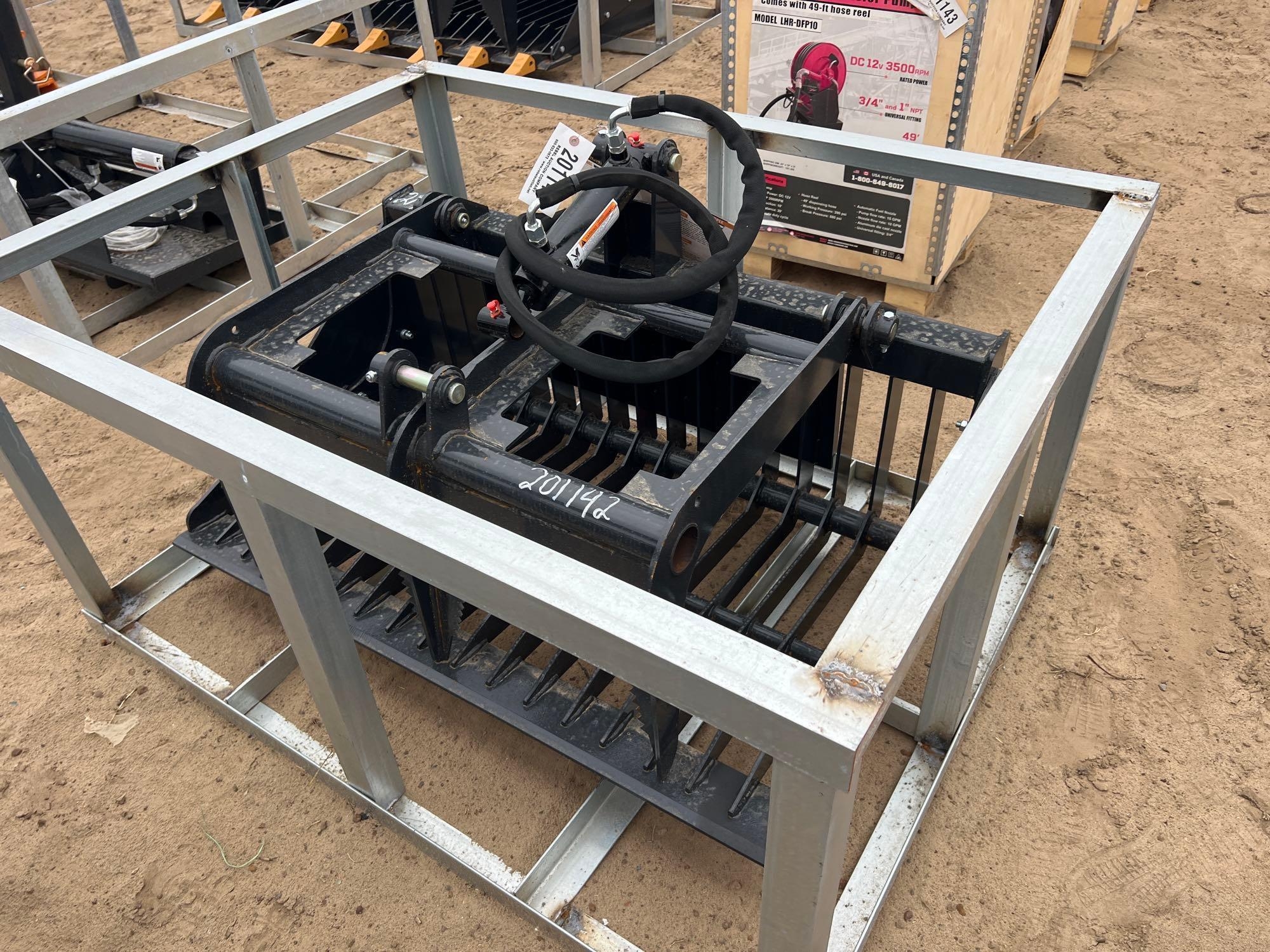 UNUSED LANDHONOR MGB-72-44W 44" MINI GRAPPLE BKT (A54757)