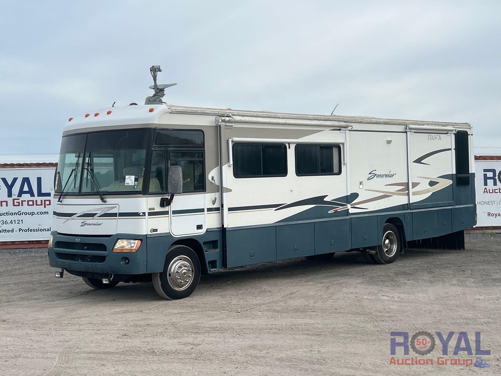 2004 Workhorse W22 Motorhome (A55758)