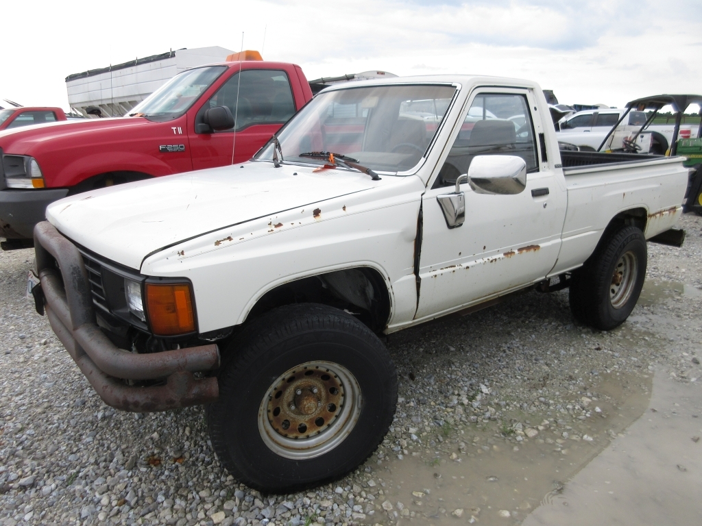 1985 Toyota Pick Up Truck (A50515)