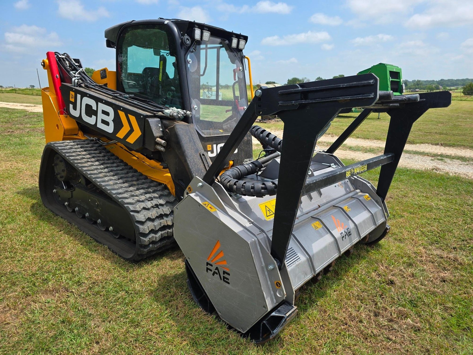 2022 JCB 3TS-8T Teleskid Loader with Telescopic Boom, DB84 Dirt Bucket and FAE Mulcher (A53472)